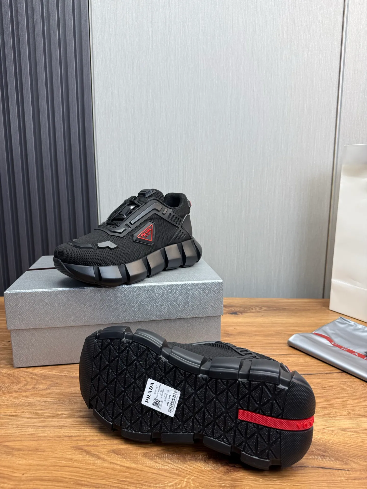 Factory price 580💰 [PRADA] Men's shoes are popular in the counter, official website is synchronized, 1 high-quality shipment ✔️Original mesh + cowhide lining, 1🆚1 replica, original bottom, 38-45 (45 customized, non-refundable)